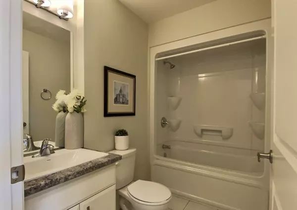 Milton, ON L9T 9A6,630 Sauve St #424