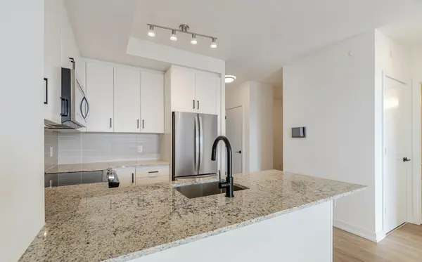 345 Wheat Boom Dr #608, Oakville, ON L6H 7X4