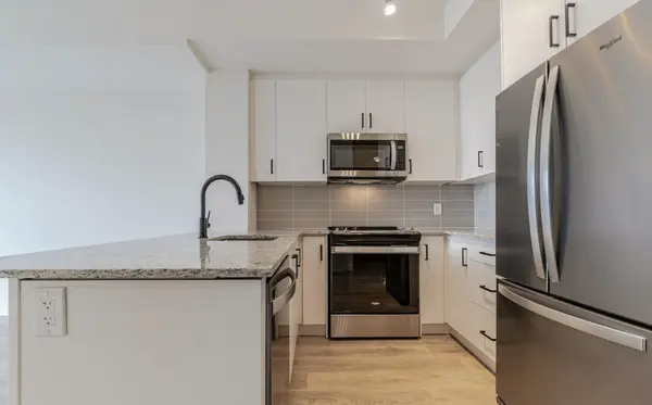 345 Wheat Boom Dr #608, Oakville, ON L6H 7X4