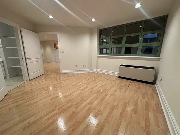 19-19 24th Ave #R208, Astoria, NY 11102