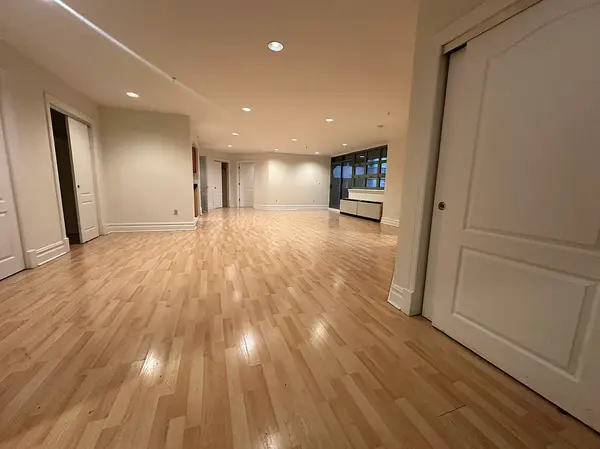 19-19 24th Ave #R208, Astoria, NY 11102