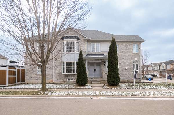 1142 Deacon Dr, Milton, ON L9T 5T3