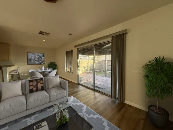 2432 Adirondack Row #4, San Diego, CA 92139-2614