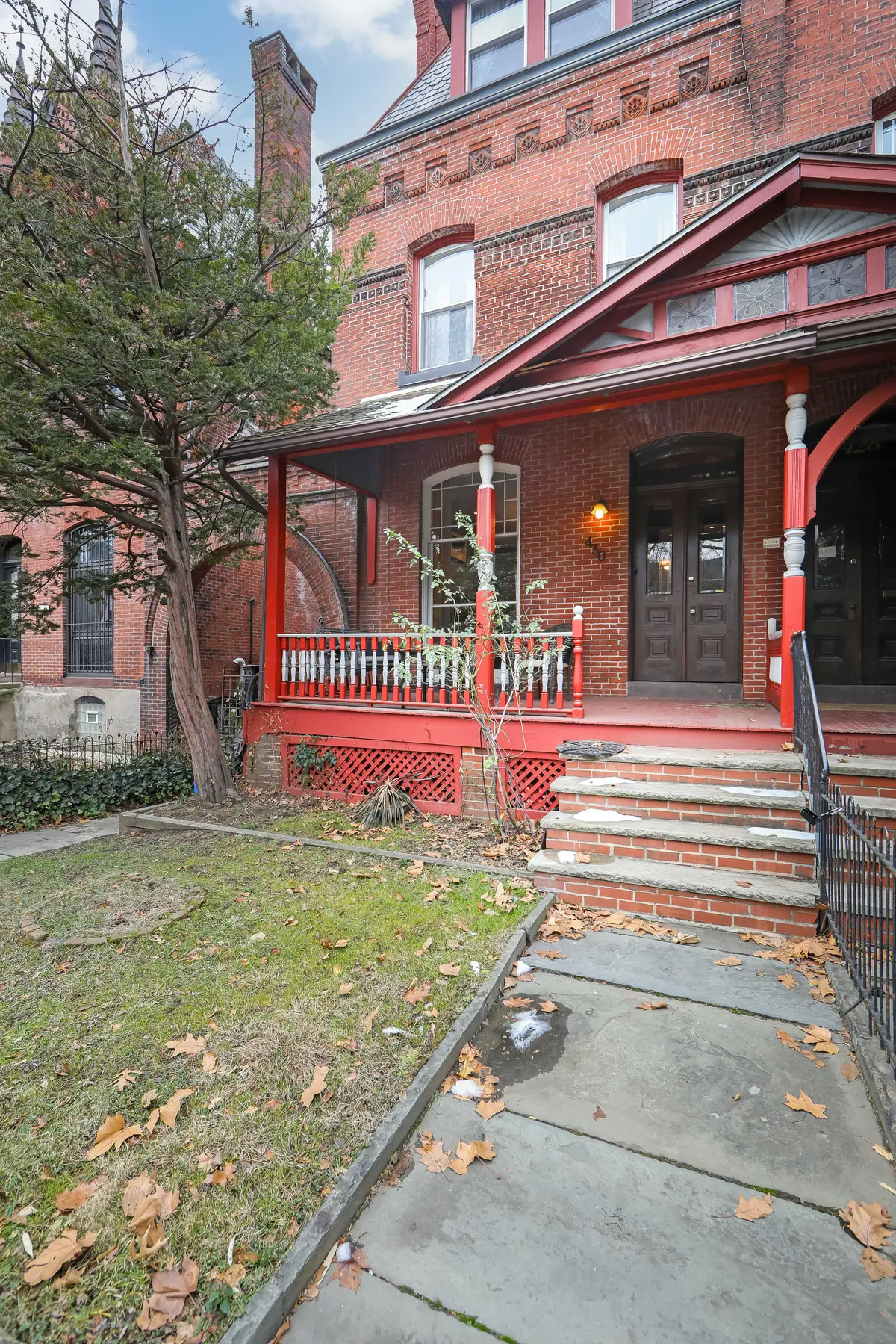 430 S 42nd St, Philadelphia, PA 19104-4045