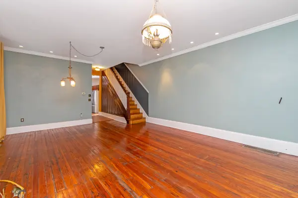 430 S 42nd St, Philadelphia, PA 19104-4045