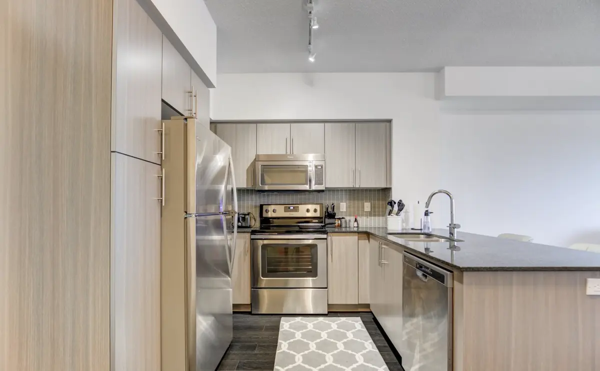 65 Speers Rd #1307, Oakville, ON L6K 0J1