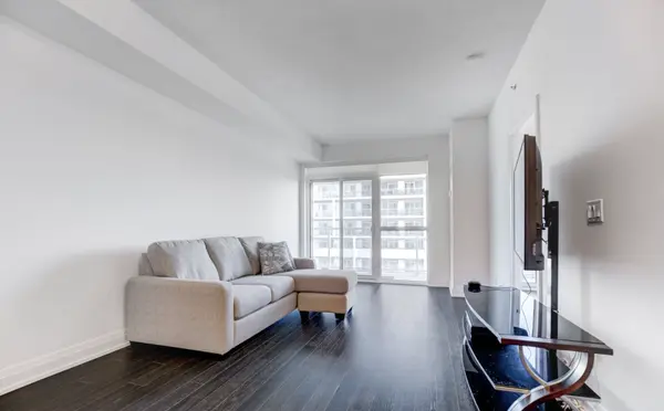 65 Speers Rd #1307, Oakville, ON L6K 0J1