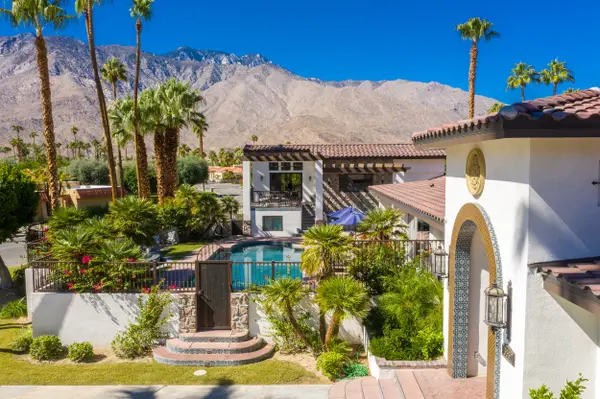 3330 Andreas Hills Dr, Palm Springs, CA 92264-9601