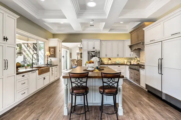 3330 Andreas Hills Dr, Palm Springs, CA 92264-9601