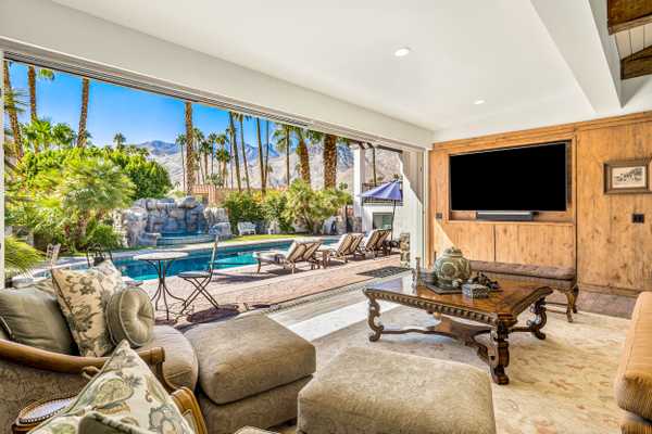 3330 Andreas Hills Dr, Palm Springs, CA 92264-9601