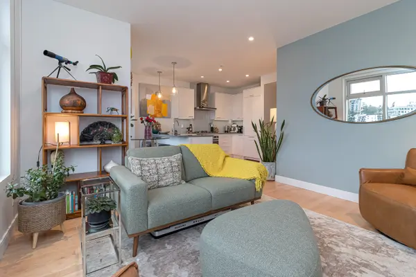 916 Lyall St #307, Esquimalt, BC V9A 5E6