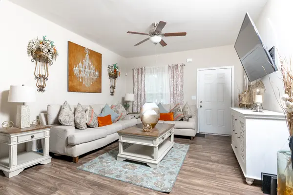 201 Creekside Manor Dr, Thomaston, GA 30286-3854