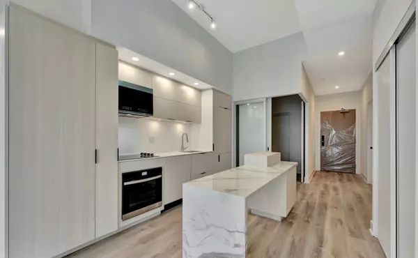 Burlington, ON L7R 2P7,374 Martha St #306