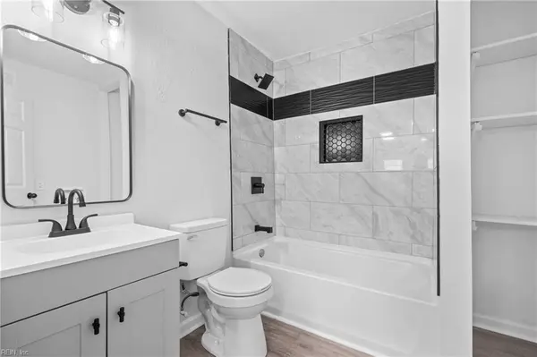 1045 Kenton Ave, Norfolk, VA 23504-3613