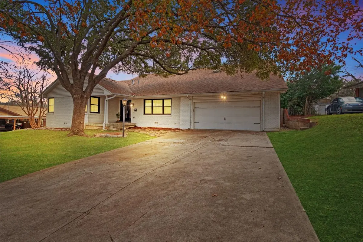 3555 Cordone Ct, Fort Worth, TX 76133-1366