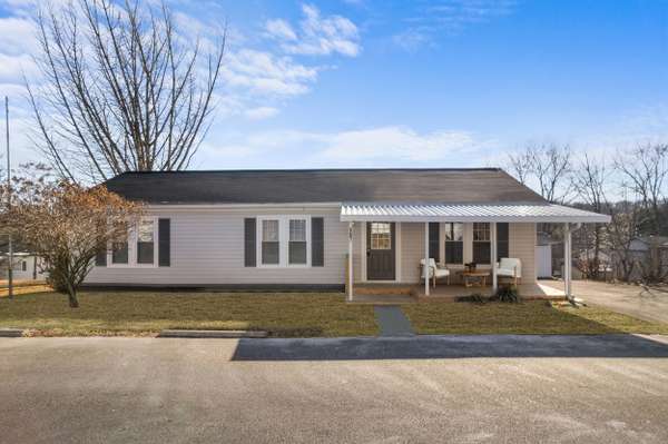 807 Holly Dr, Green Lane, PA 18054-2022