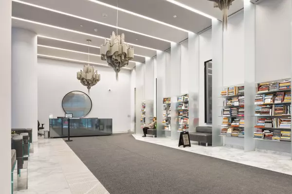 Toronto, ON M4S 0B1,5 Soudan Ave #1617