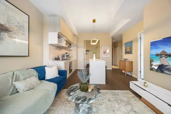 Toronto, ON M4S 0B1,5 Soudan Ave #1617