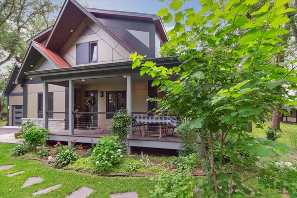 S1590 Indian Trail Pkwy, Baraboo, WI 53913-9740