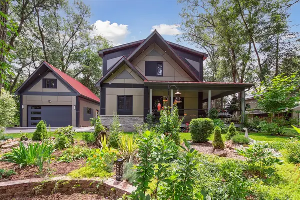 S1590 Indian Trail Pkwy, Baraboo, WI 53913-9740