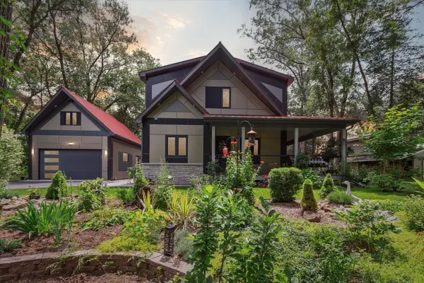 S1590 Indian Trail Pkwy, Baraboo, WI 53913-9740