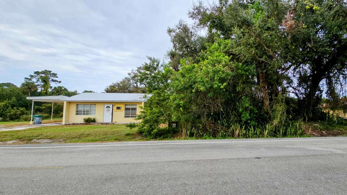 Fort Pierce, FL 34946-1511,2209 N 42nd St