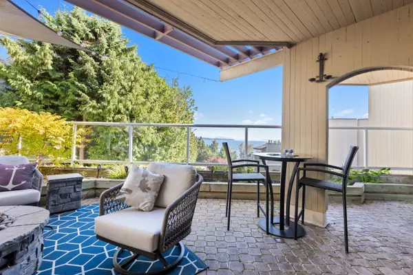 White Rock, BC V4B 1G2,15025 Victoria Ave #102 #102