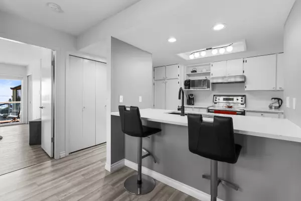 White Rock, BC V4B 1G2,15025 Victoria Ave #102 #102