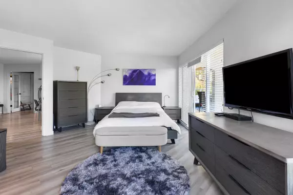 White Rock, BC V4B 1G2,15025 Victoria Ave #102 #102