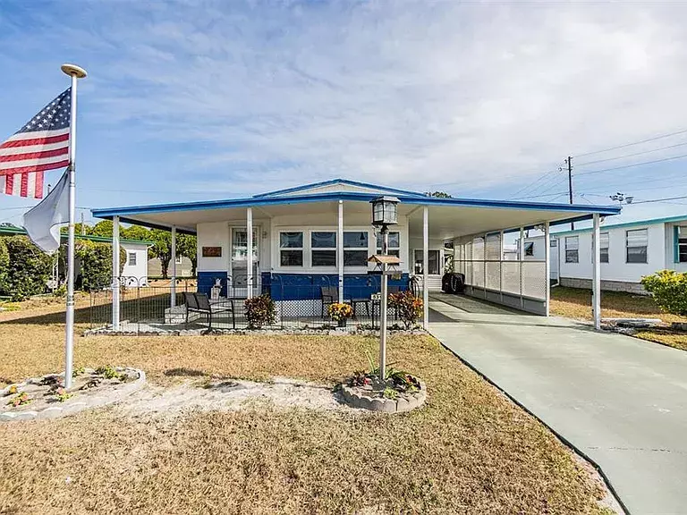 Zephyrhills, FL 33542-3177,5312 Mary St