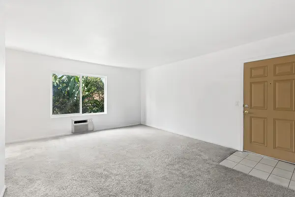 1240 N Broadway #31, Escondido, CA 92026-2835