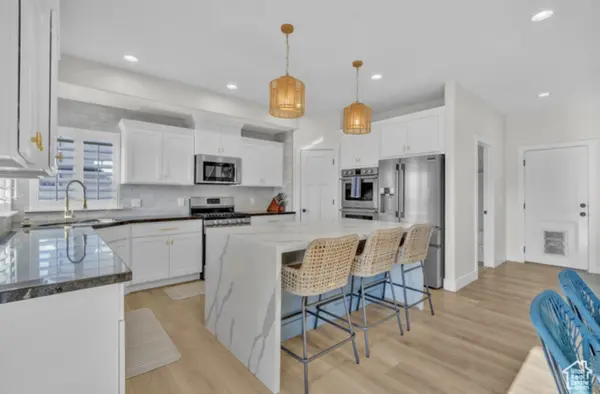 2043 W Hollybrook Way, Farmington, UT 84025-2845