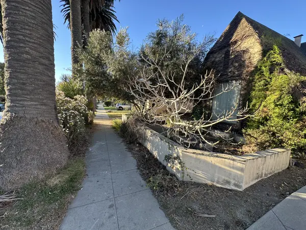 2015 San Francisco Ave, Long Beach, CA 90806-4146