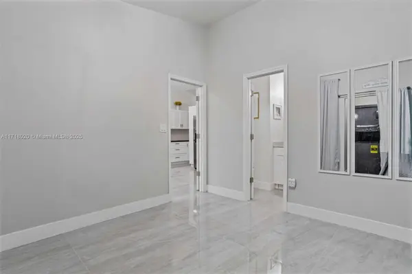 906 SW 116th Ter, Pembroke Pines, FL 33025-4320