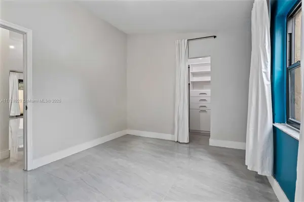 906 SW 116th Ter, Pembroke Pines, FL 33025-4320