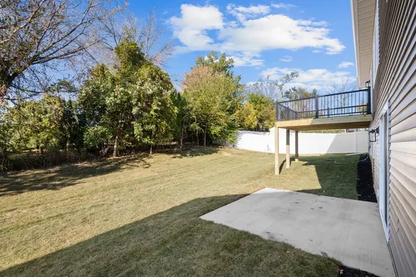 4922 Willow Cir, Davenport, IA 52806-2359