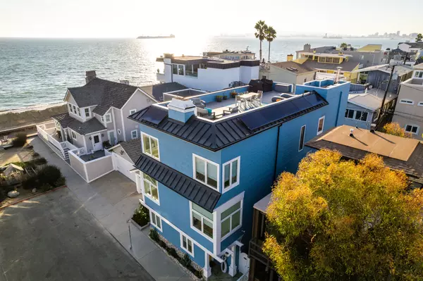 11 67th Pl, Long Beach, CA 90803-4516