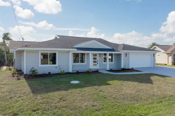 18610 Fort Smith Cir, Port Charlotte, FL 33948-9686