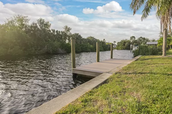 Port Charlotte, FL 33948-9686,18610 Fort Smith Cir