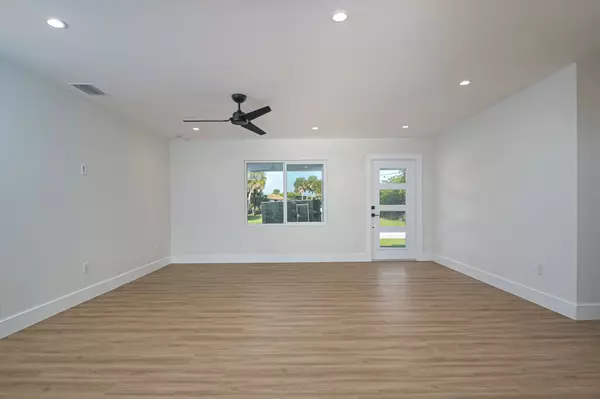 Port Charlotte, FL 33948-9686,18610 Fort Smith Cir