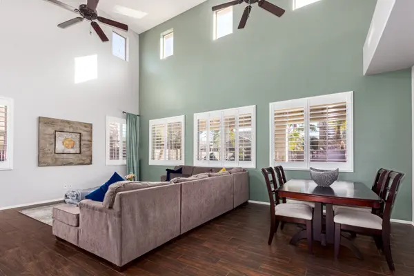 739 E Lovebird Ln, Gilbert, AZ 85297-1216