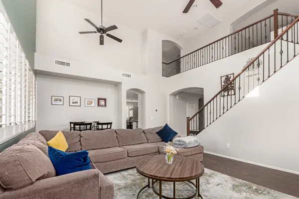 739 E Lovebird Ln, Gilbert, AZ 85297-1216