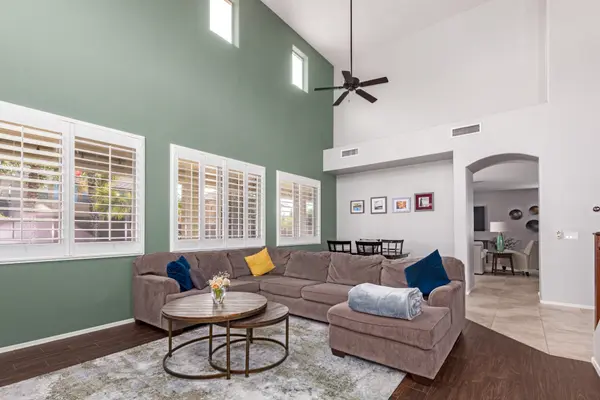 739 E Lovebird Ln, Gilbert, AZ 85297-1216