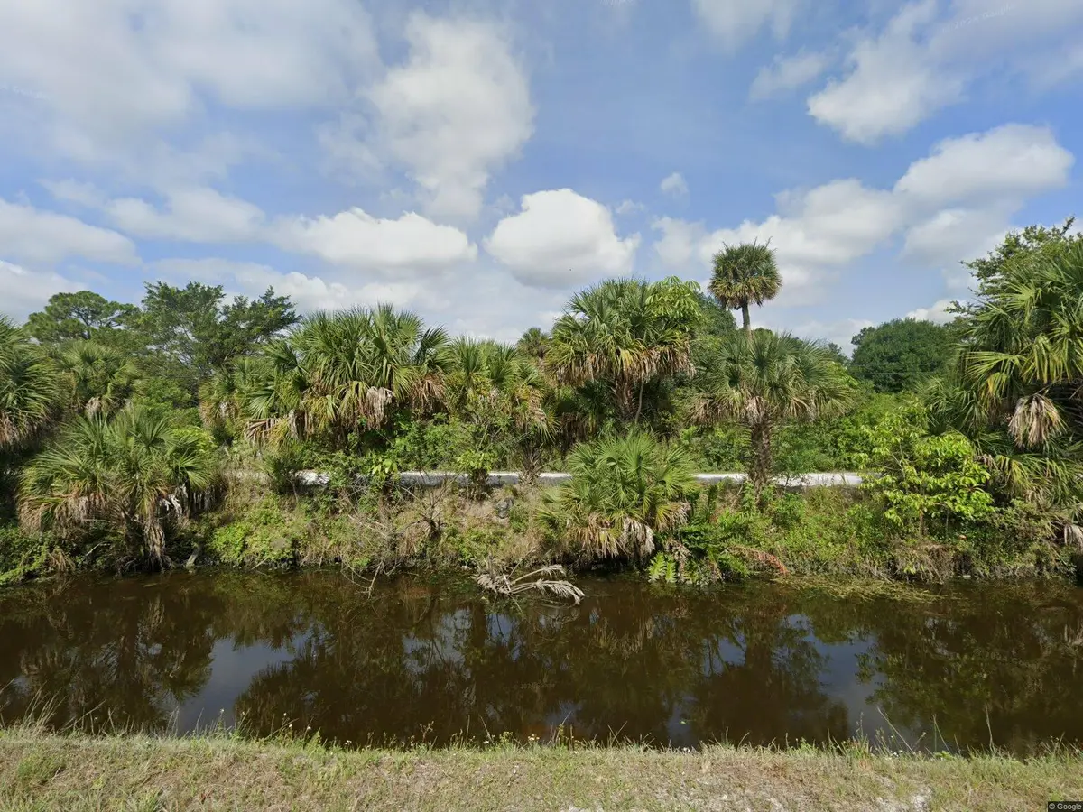 687 D Rd, Loxahatchee, FL 33470-4830