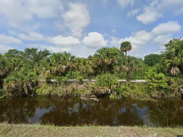 687 D Rd, Loxahatchee, FL 33470-4830
