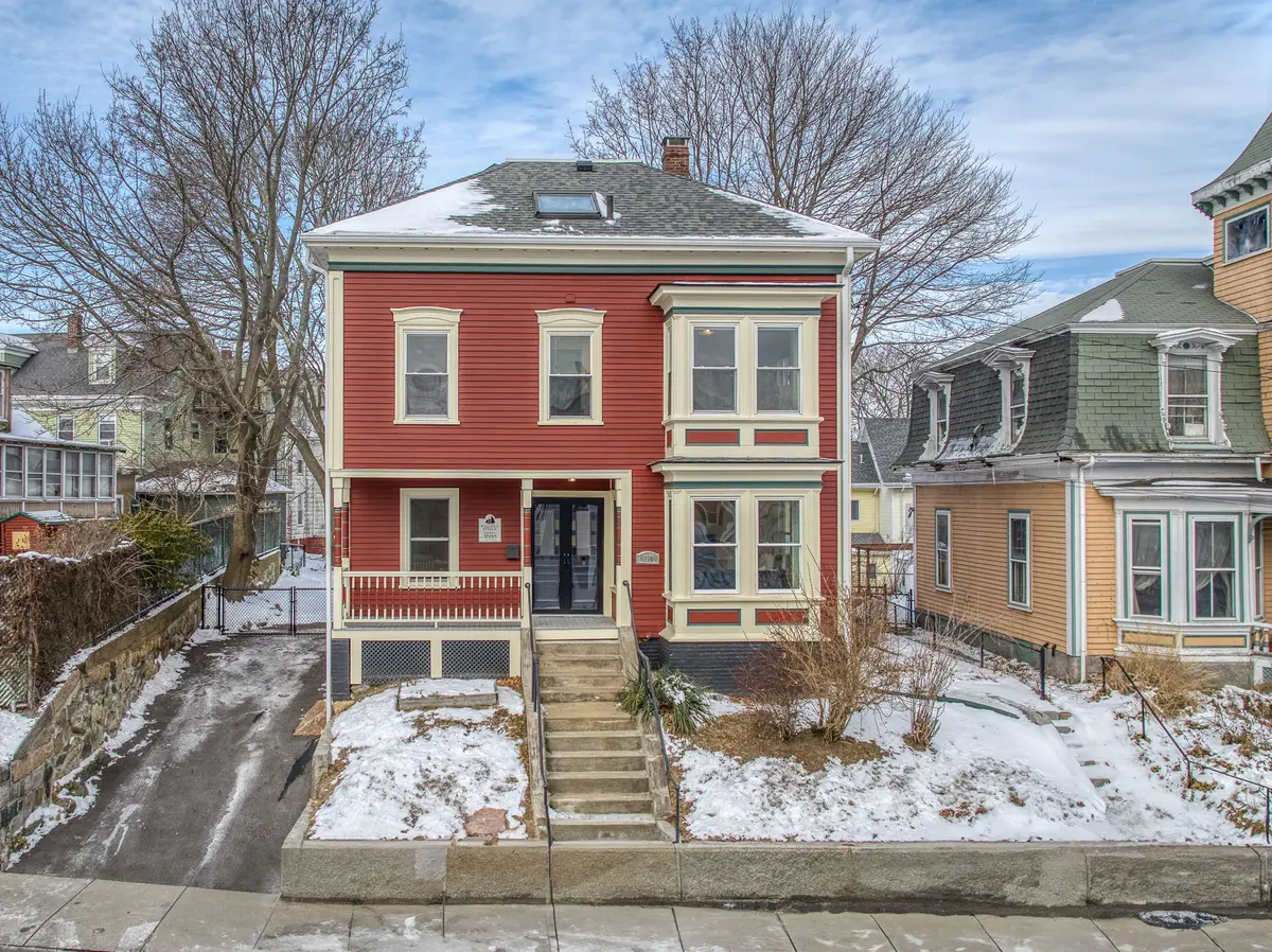 114 Prospect St, Gloucester, MA 01930-3712