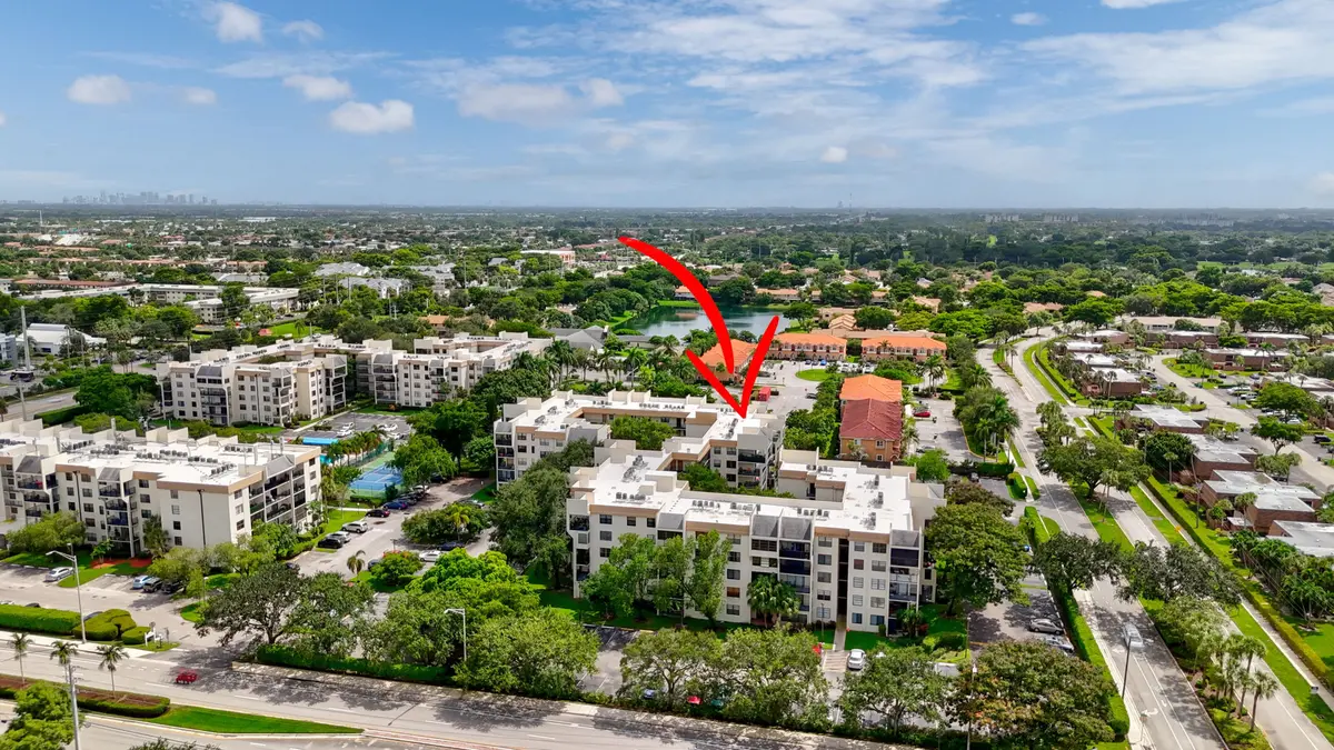 6190 Woodlands Blvd #311, Tamarac, FL 33319-2501