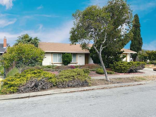 7757 Hermitage Ave, Newark, CA 94560-1537