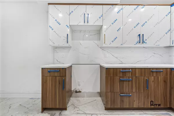 Brooklyn, NY 11206-3489,43 Gerry St #8