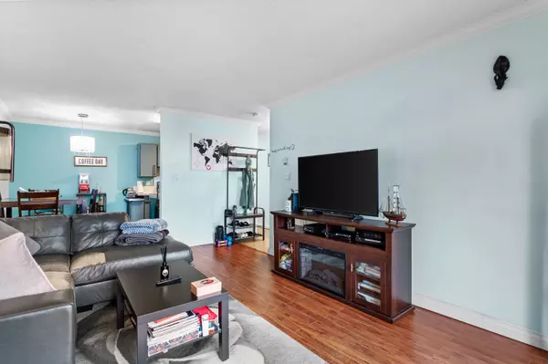 New Westminster, BC V3M 3Y2,315 10th St #306